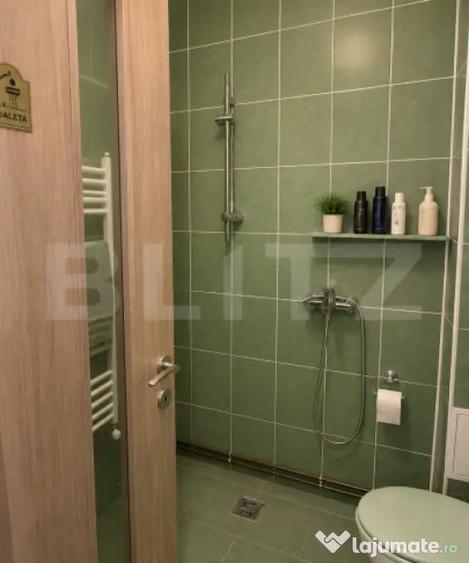 Garsonieră decomandată în Central