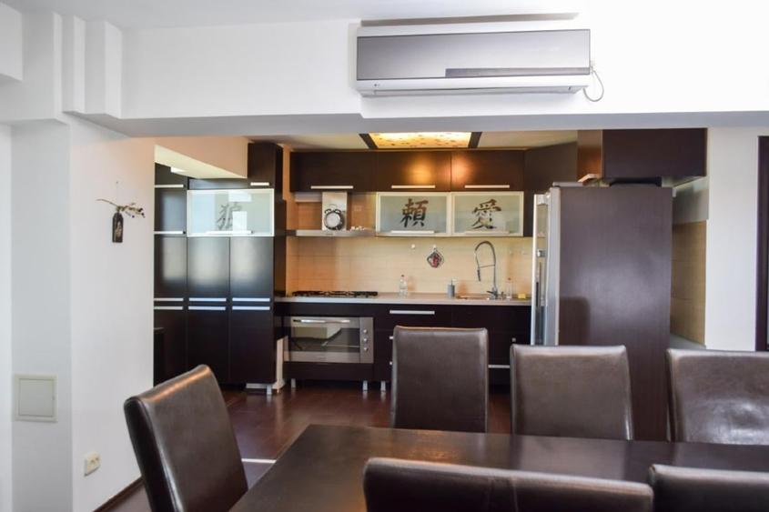 Apartament cu 2 camere semidecomandat, mobilat în Berceni