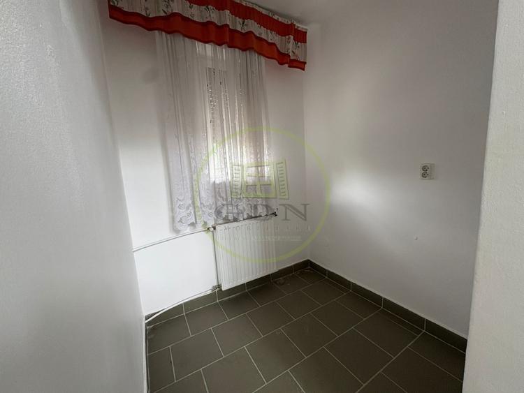 Casă individuală cu 5 camere cu Canalizare în Valea Rosie