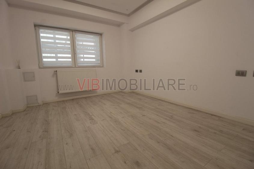Apartament cu 3 camere decomandat, mobilat în Decebal
