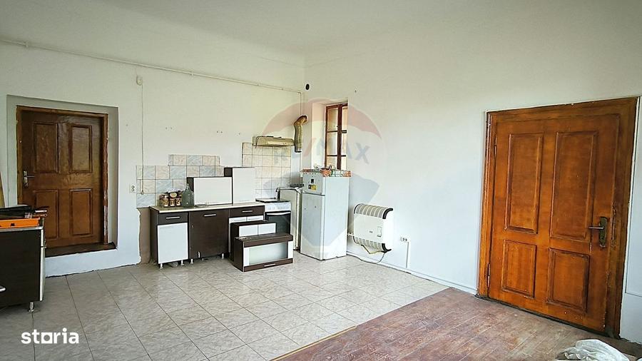 Casă cu 3 camere cu Teren 470 Mp în Dumbrăveni