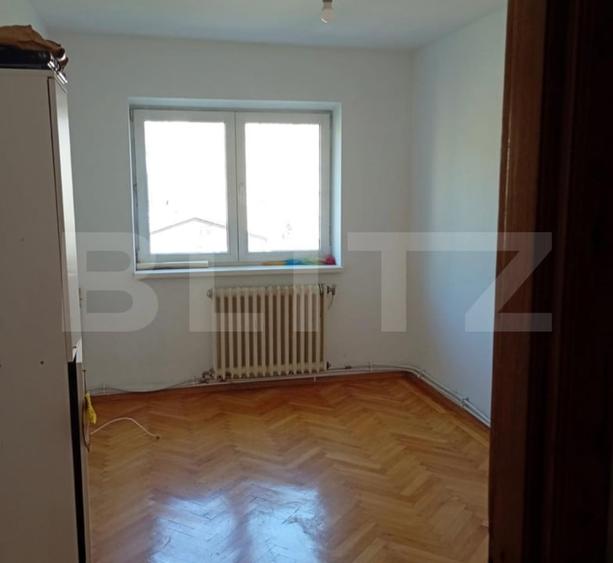 Apartament cu 3 camere decomandat în George Enescu