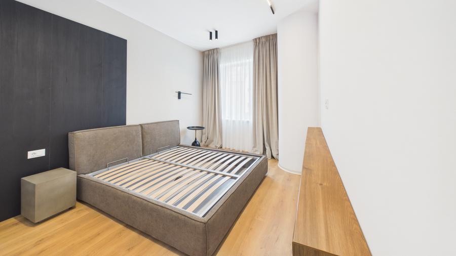 Apartament cu 2 camere semidecomandat în Grivița