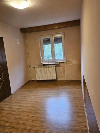 Apartament cu 2 camere nedecomandat în P-ța Doina