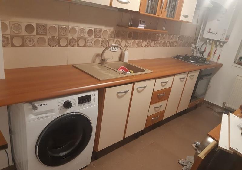 Apartament cu 2 camere decomandat, mobilat în Metalurgiei