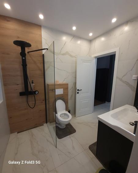 Duplex cu 4 camere cu Canalizare în Florești