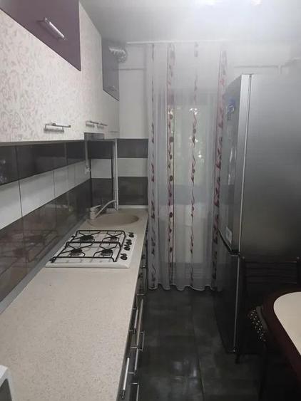 Apartament cu 2 camere semidecomandat, mobilat în Baza 3