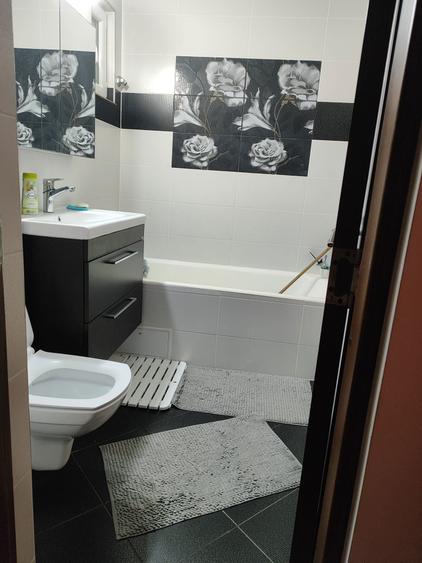 Apartament cu 3 camere decomandat în Traian