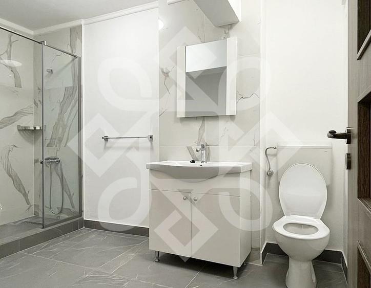 Apartament cu 3 camere semidecomandat, mobilat în Ultracentral