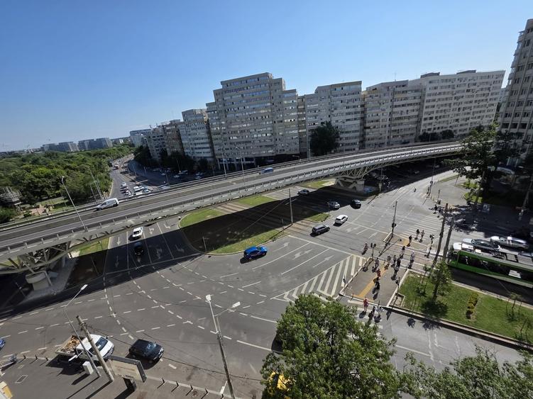 Apartament cu 3 camere decomandat în Doamna Ghica