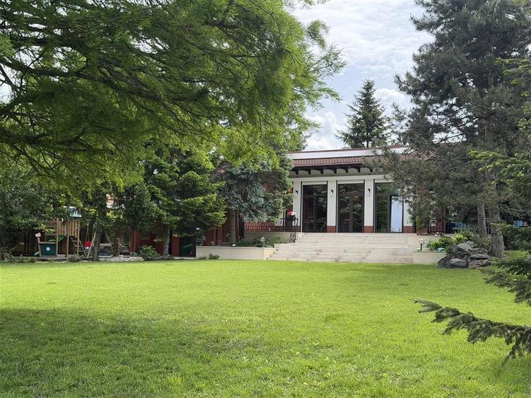 Casă individuală cu 5 camere cu Piscina în Snagov