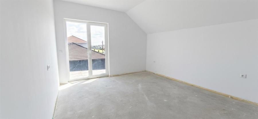 Casă cu 5 camere cu Teren 500 Mp în Nojorid