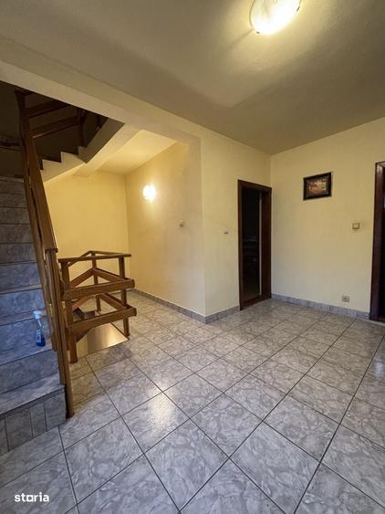 Casă cu 4 camere cu Teren 186 Mp în Rovine