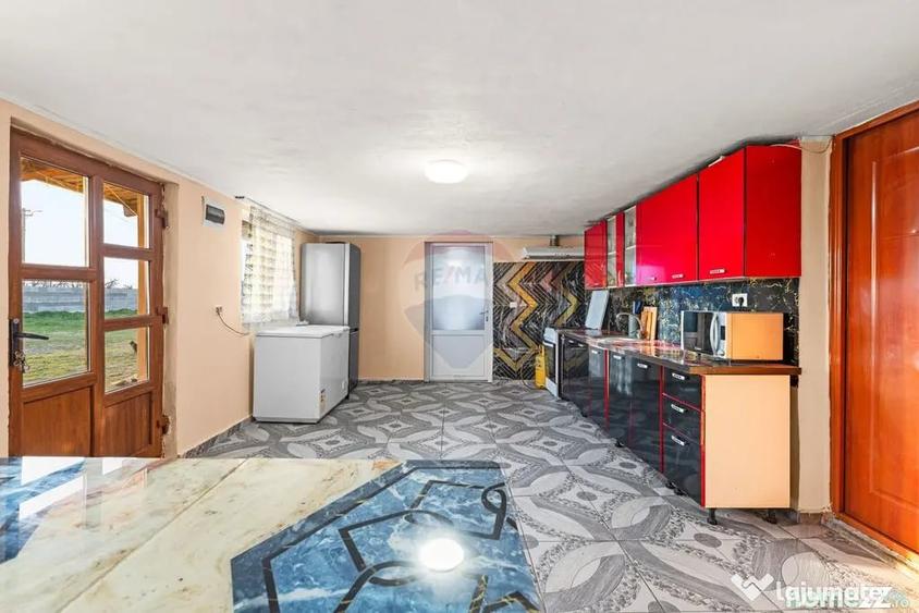 Casă cu 4 camere cu Teren 2056 Mp în Iratoșu