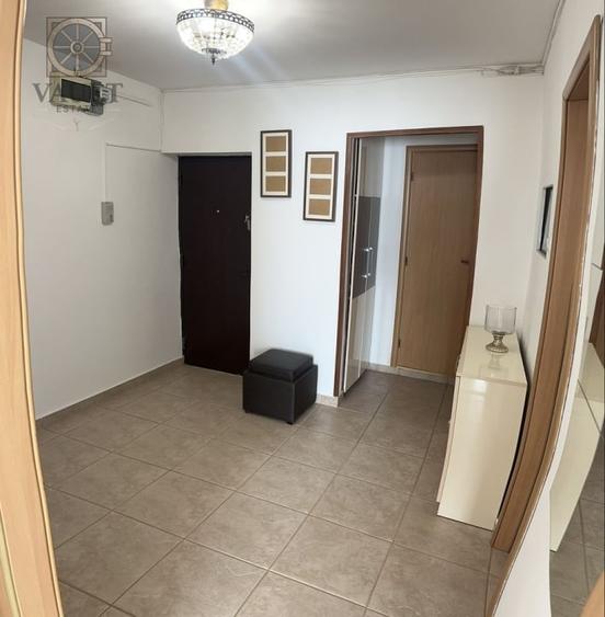 Apartament cu 4 camere semidecomandat, mobilat în Berceni