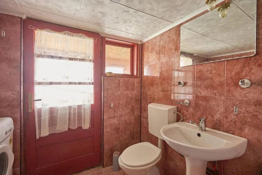 Casă cu 2 camere cu Teren 831 Mp în Central