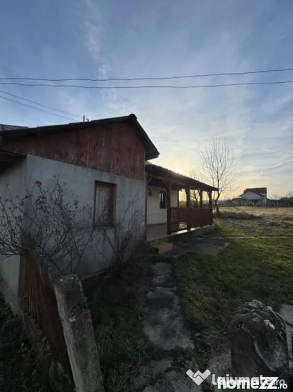 Casă cu 3 camere cu Teren 2500 Mp în Șindrești