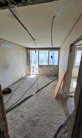 Apartament cu 2 camere semidecomandat în Iancului