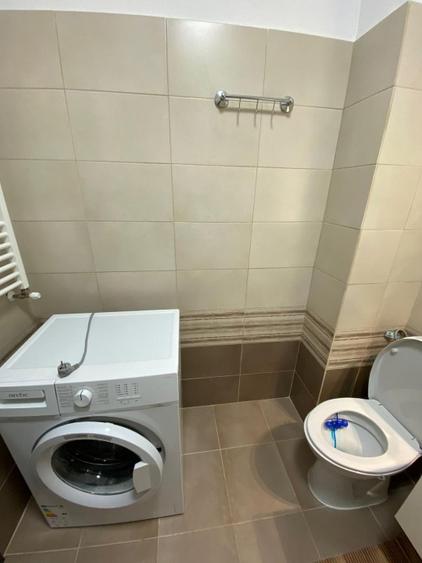 Garsonieră decomandată în Titan
