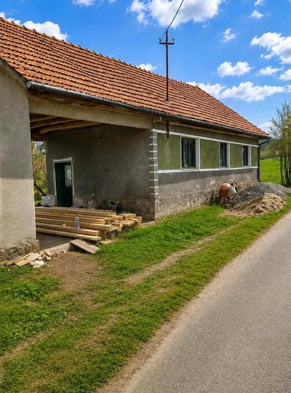Casă cu Teren 20000 Mp în Vârfurile