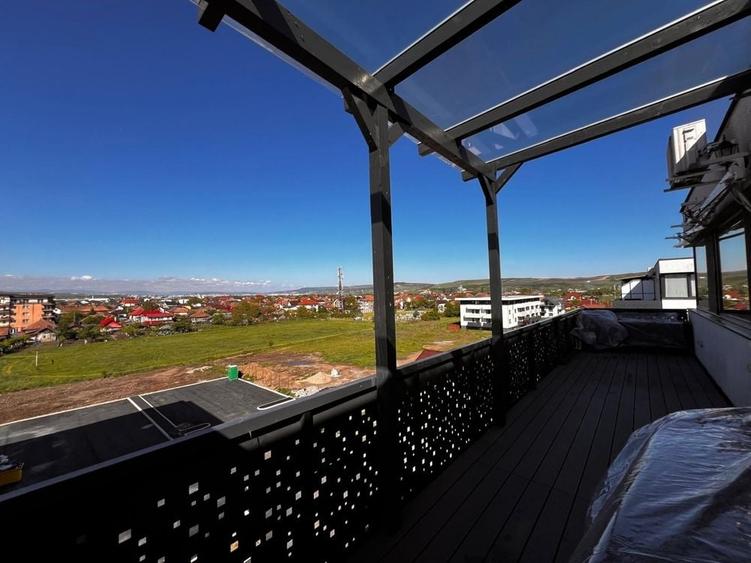 Apartament cu 3 camere decomandat în Sânnicoară