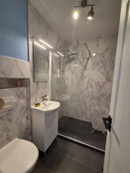 Garsonieră decomandată în Central