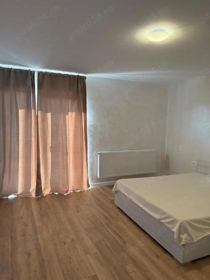 Casă cu 6 camere cu Teren 325 Mp în Dumbrăvița