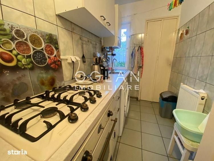 Apartament cu 3 camere în Vasile Aaron