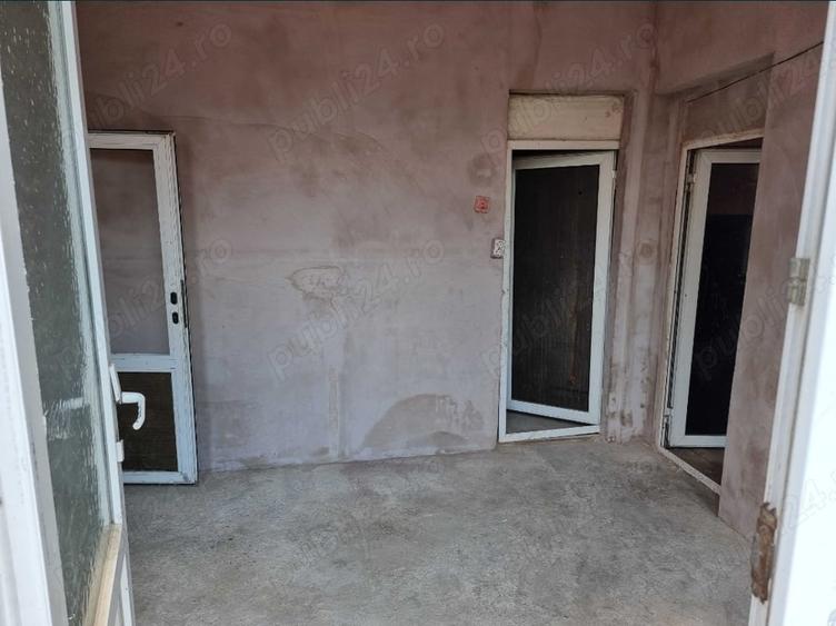 Casă cu 2 camere cu Teren 620 Mp în Bârlad