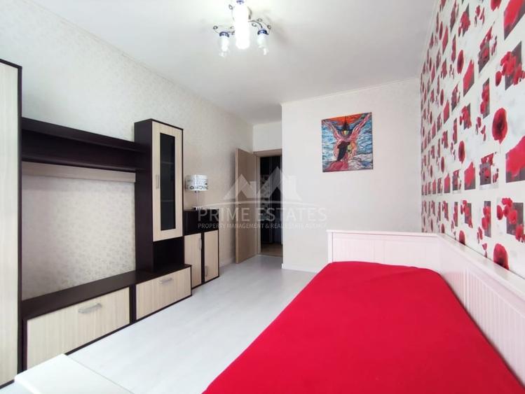 Apartament cu 3 camere semidecomandat, mobilat în Băneasa