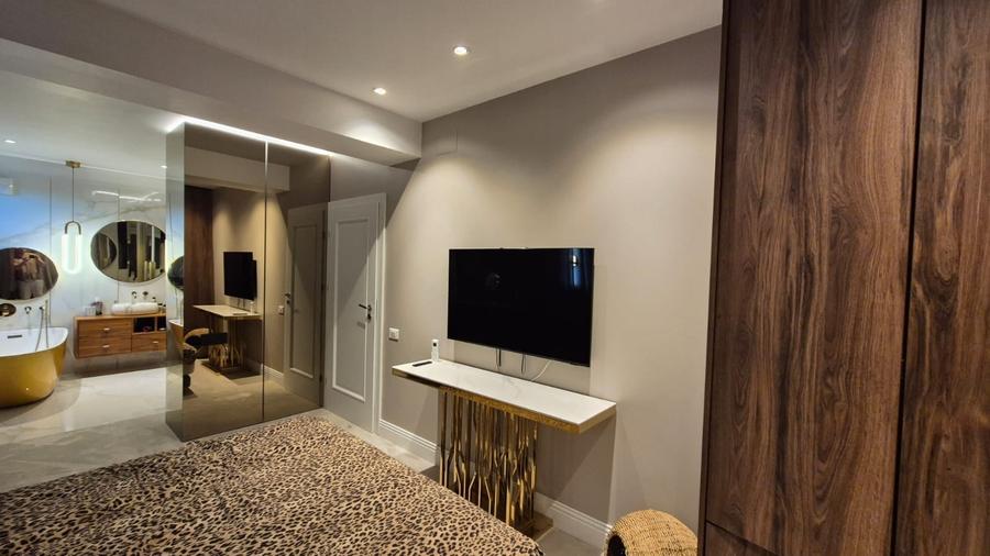 Apartament cu 3 camere decomandat, mobilat în Sisești