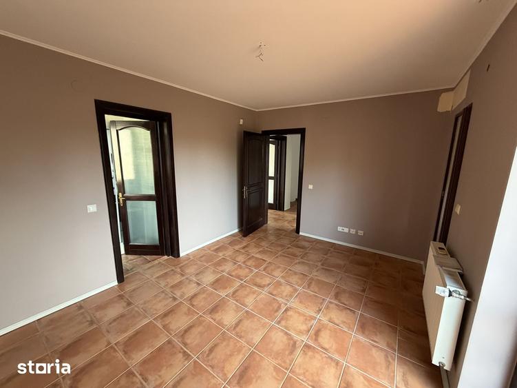 Casă cu 4 camere cu Teren 462 Mp în Ștefănești