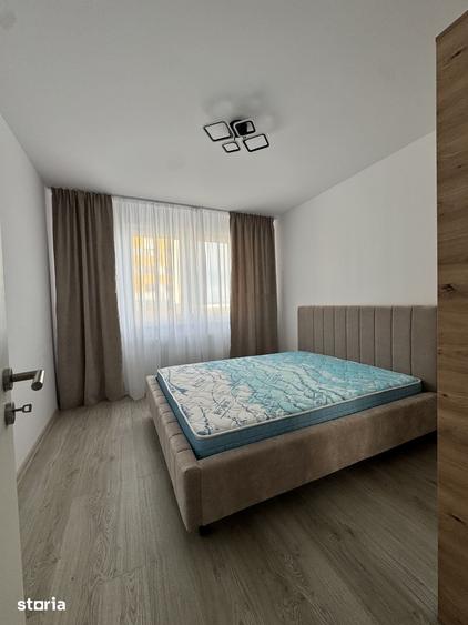 Apartament cu 3 camere în Tractorul