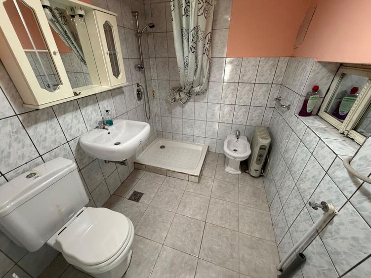 Casă individuală cu 3 camere cu Canalizare în Balomiru de Câmp