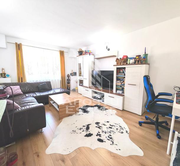 Apartament cu 3 camere decomandat în Lipovei