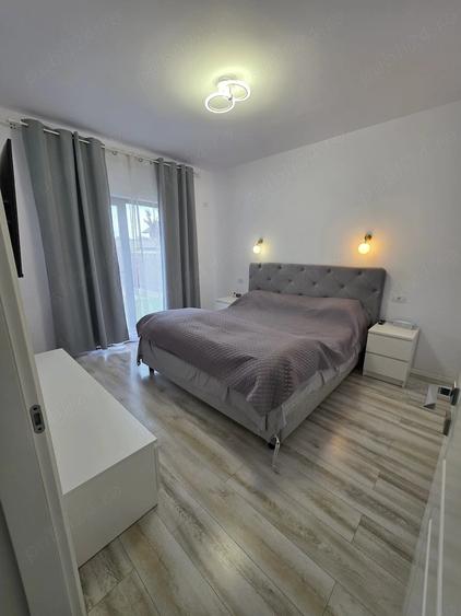 Casă cu 7 camere cu Teren 400 Mp în Vișan