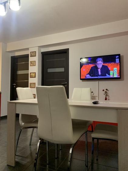Apartament cu 3 camere decomandat, mobilat în Bună Ziua