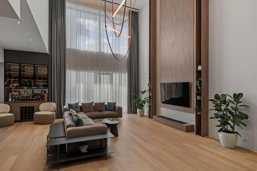 Apartament cu 5 camere decomandat, mobilat în Barbu Văcărescu