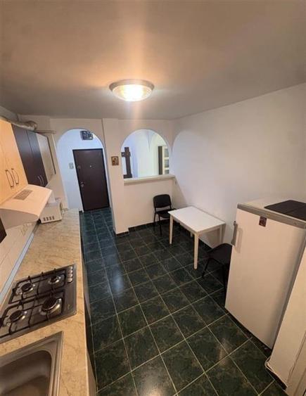 Apartament cu 2 camere decomandat, mobilat în Nicolina