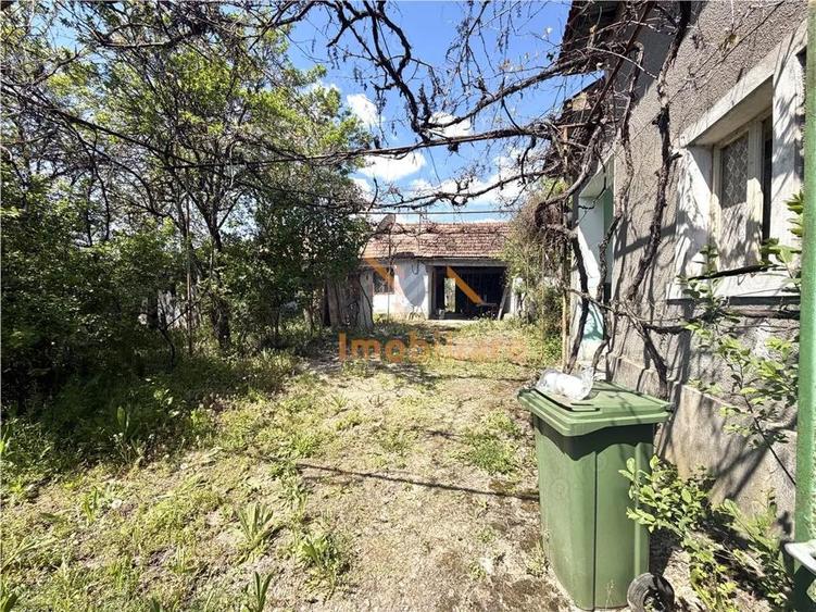 Casă cu 5 camere cu Teren 1788 Mp în Căpâlna