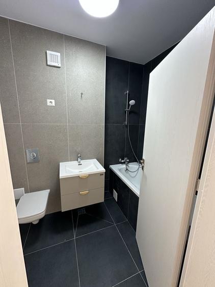 Apartament cu 3 camere decomandat în Satu Nou