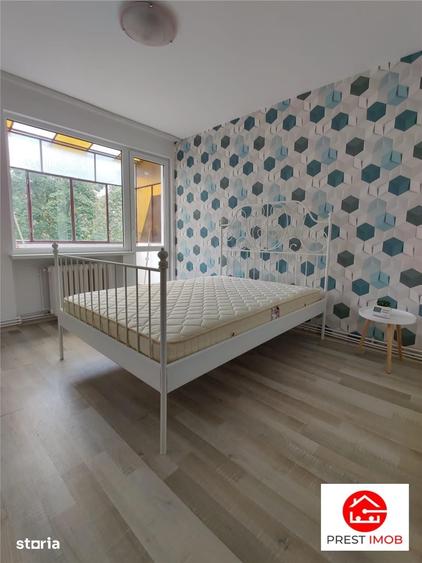 Apartament cu 2 camere decomandat în Cornișa