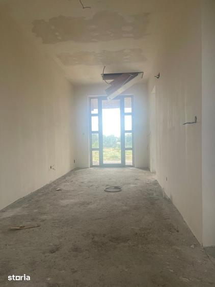 Casă cu 5 camere cu Teren 700 Mp în Garoafa