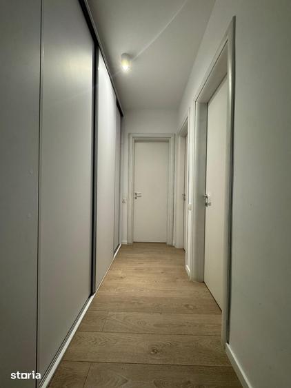 Apartament cu 3 camere semidecomandat în Sisești