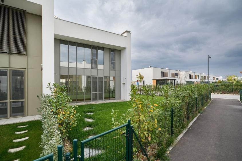 Duplex cu 4 camere cu Canalizare în Tunari