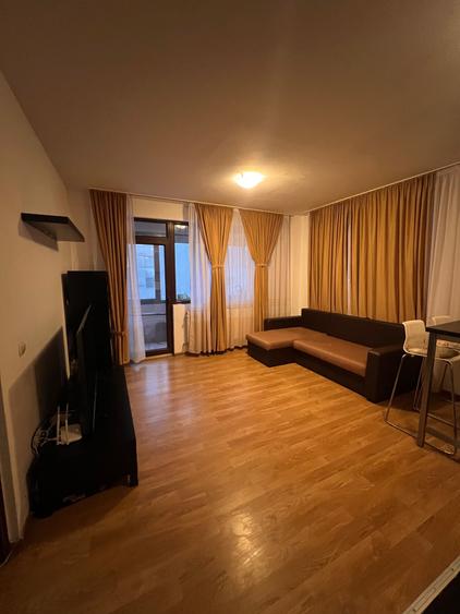 Apartament cu 2 camere semidecomandat în Jiului