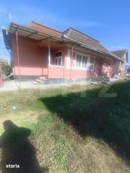 Casă cu 2 camere decomandat cu Teren 3825 Mp în Mihai Viteazu