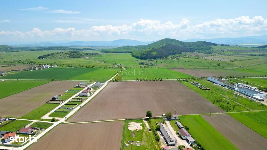 Teren de 31800 mp, în Sânpetru