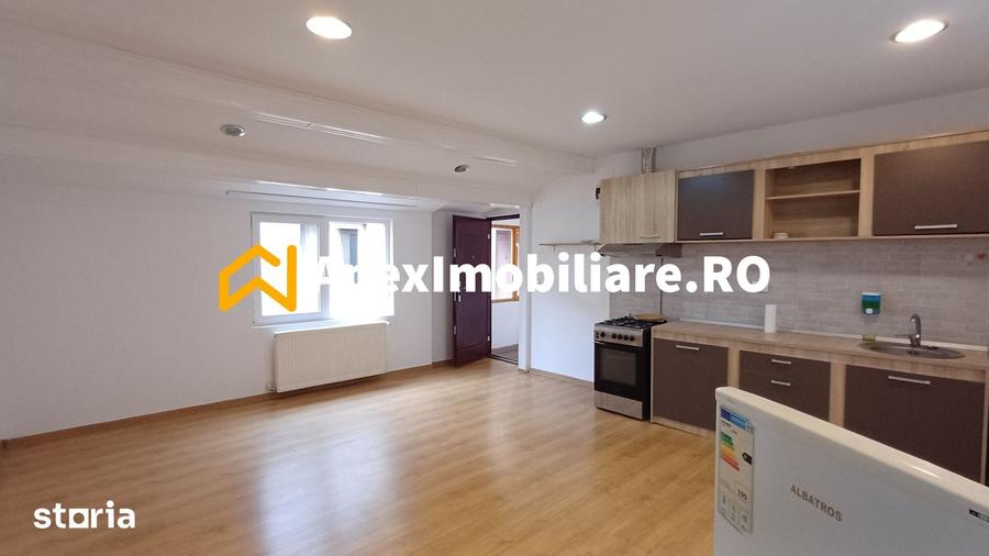 Apartament cu 2 camere decomandat în Victoriei
