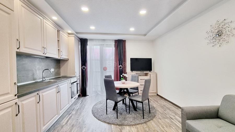 Apartament cu 3 camere decomandat în Brașovul Vechi
